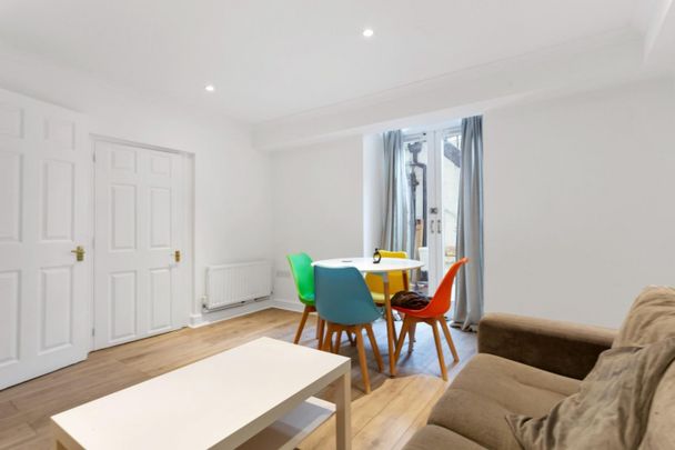 3 bedroom Flat To Let Total Size: 1199 SQ FT - Photo 1