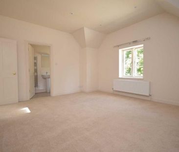 3 bedroom semi-detached house to rent - Photo 3