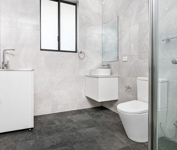 Modern Living - Photo 4