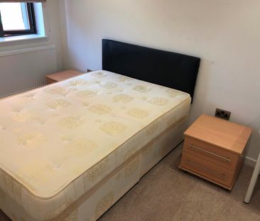 1 Bed Flat, Garrard House, RG1 - Photo 2