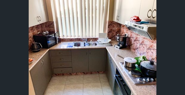 Ground floor 2 bedroom - Photo 1