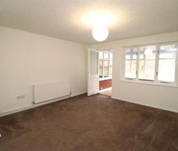 2 bedroom semi-detached house to rent - Photo 2