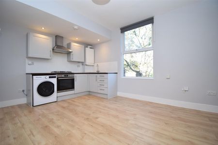 College Grove View, Wakefield - Photo 5