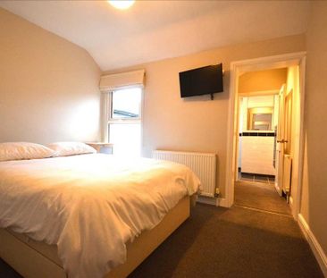 2 bedroom terraced house to rent - Photo 6