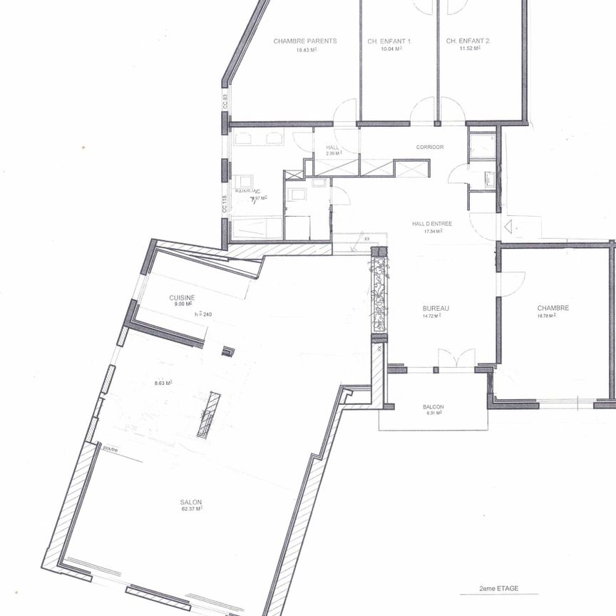 6.5 rooms under the roof, renovated, very large living space, balconies - Photo 1