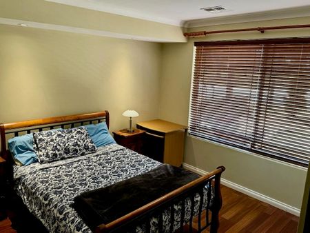 Port Kennedy - Photo 5