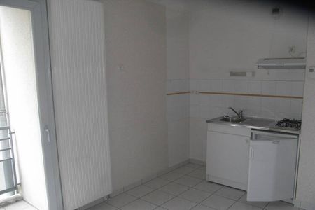 Location appartement t1 bis 2 pièces 26 m² à Rodez (12000) Centre Ancien - Photo 3