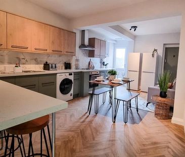 1 bedroom in a house share to rent - Photo 2