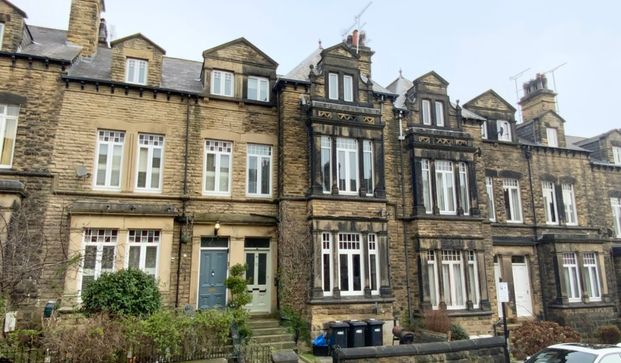 St. Marys Avenue, Harrogate - Photo 1