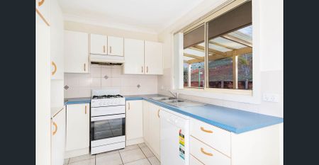 GREAT FAMILY HOME! - Photo 3