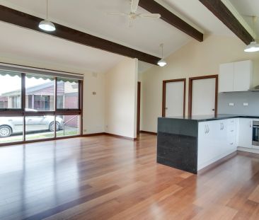 Large, livable and so convenient! - Photo 2