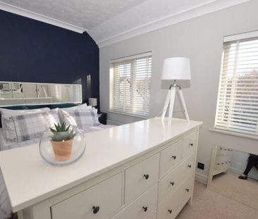 3 bedroom semi-detached house to rent - Photo 5