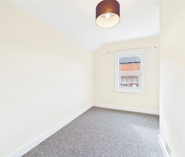 3 bedroom House in Norfolk Road, Berkshire - Photo 5