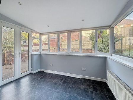 3 bedroom semi-detached house to rent - Photo 5