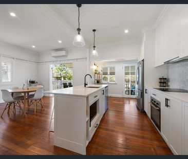 Modern 3-Bedroom House in the Heart of Moorooka - Photo 4