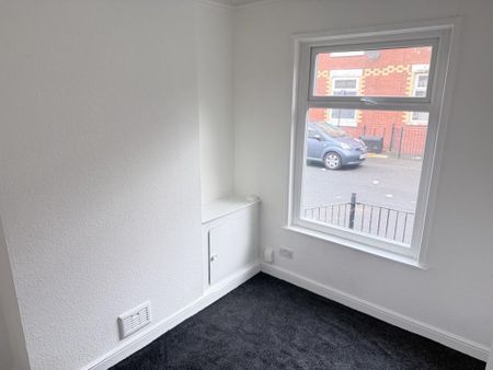 2 bedroom terraced house to rent - Photo 3