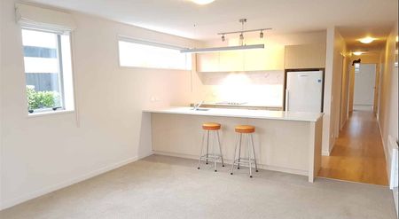 Simply beautiful city complex living! - Photo 3