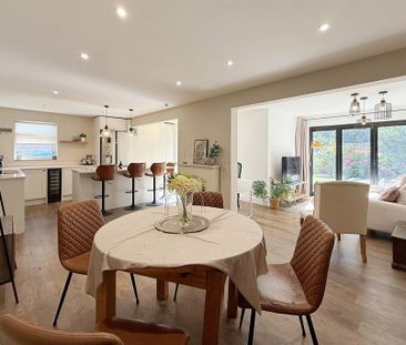 3 bedroom semi-detached bungalow to rent - Photo 2