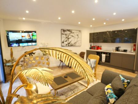 2 Bed Flat, Blackfriars Road, M3 - Photo 2