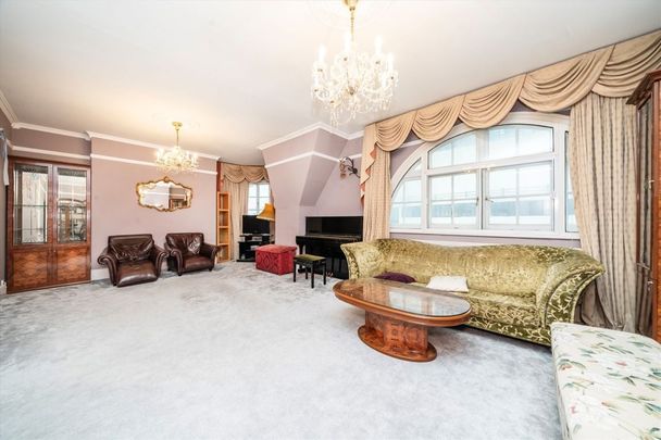 Hammersmith Road, W14 8QG, London - Photo 1