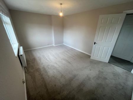 2 bedroom semi-detached house to rent - Photo 5