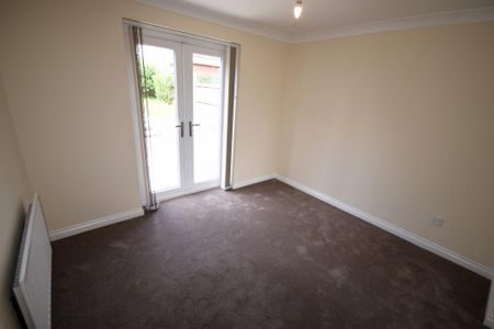 4 bedroom detached house to rent - Photo 2
