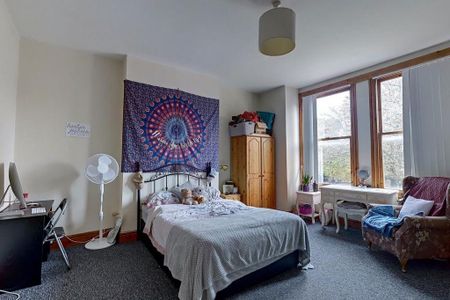 3 bedroom flat to rent - Photo 5