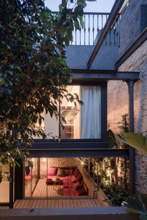 Apartment for rent in Calle Sant Salvador, Barcelona - Photo 2