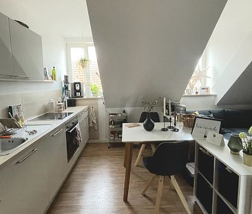 Komfort und Design vereint: Helle Dachgeschosswohnung im Herzen Schwerins - Foto 5