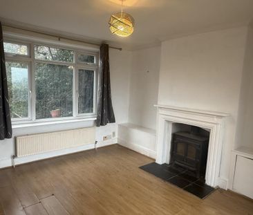 4 bedroom semi-detached house to rent - Photo 2