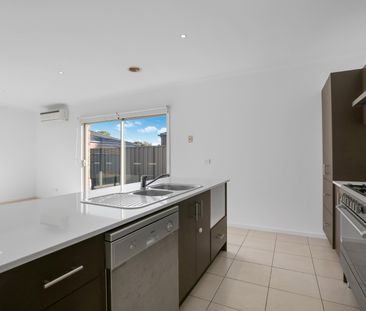 11 Elderberry Way, Pakenham VIC 3810 - House For Rent | Domain - Photo 4