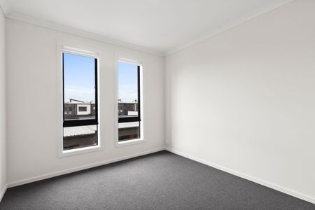 Spacious 4-Bedroom Home - Photo 2