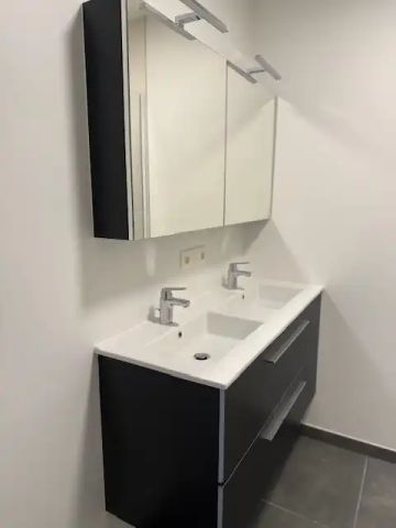 Nieuwbouw energiezuinig appartement met 2 slaapkamers, terras en parking in centrum Houthalen - Photo 3