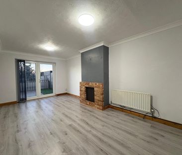 Purley Way, Frimley, Camberley, Surrey, GU16 - Photo 5