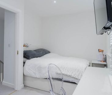 2 bedroom semi-detached house to rent - Photo 5