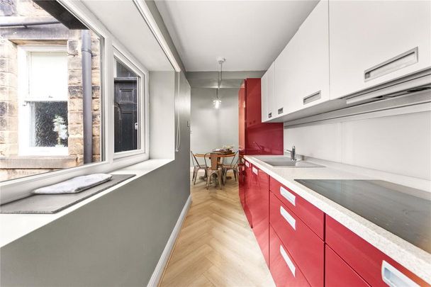 2 bedroom flat to rent - Photo 1
