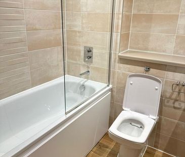 1 Bed Flat, Pomona Strand, M16 - Photo 5