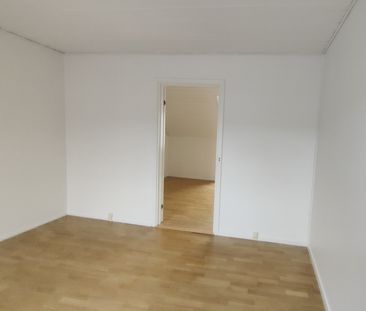 Stor og lys lejlighed på øverste etage - Photo 4