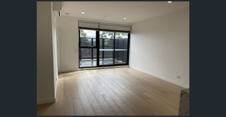 Modern Apartment Living in Ringwood - Photo 2