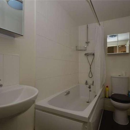 Harding House, Swindon, Wiltshire, SN1 - Photo 4