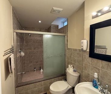 For Lease - 89 Old Colony Road Unit# basement Apartment, Richmond H... - Photo 4