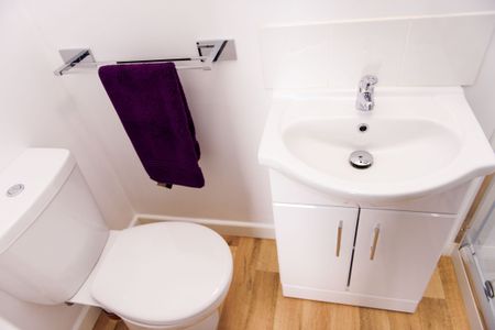 Friendly and quiet shared house, central location - Photo 3
