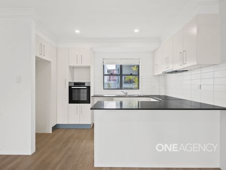 LOW-MAINTENANCE COASTAL LIVING IN SHELLHARBOUR VILLAGE - Photo 3