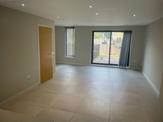 Hopton Lane, Mirfield - Photo 1