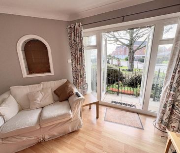 2 bedroom ground floor flat to rent - Photo 2