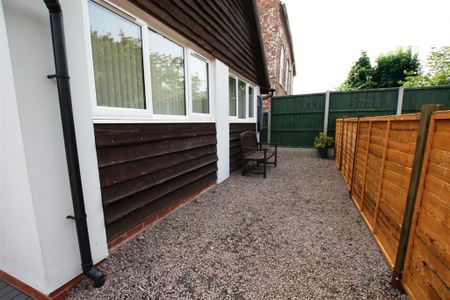 1 bedroom detached house to rent - Photo 4