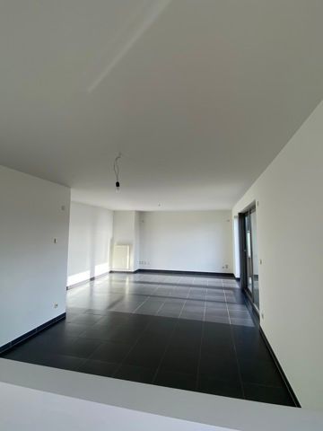 Knap en ruim appartement met 2 slaapkamers - Photo 2