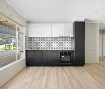 Neat 2 Bedroom Unit in Prime Flora Hill Location - Photo 3