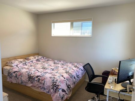 near new modern townhouse - Photo 4