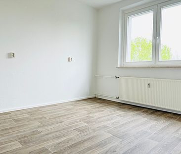 Attraktive 2-Zimmer-Wohnung mit großer Küche und Balkonverglasung in Rostock-Lichtenhagen - Photo 4